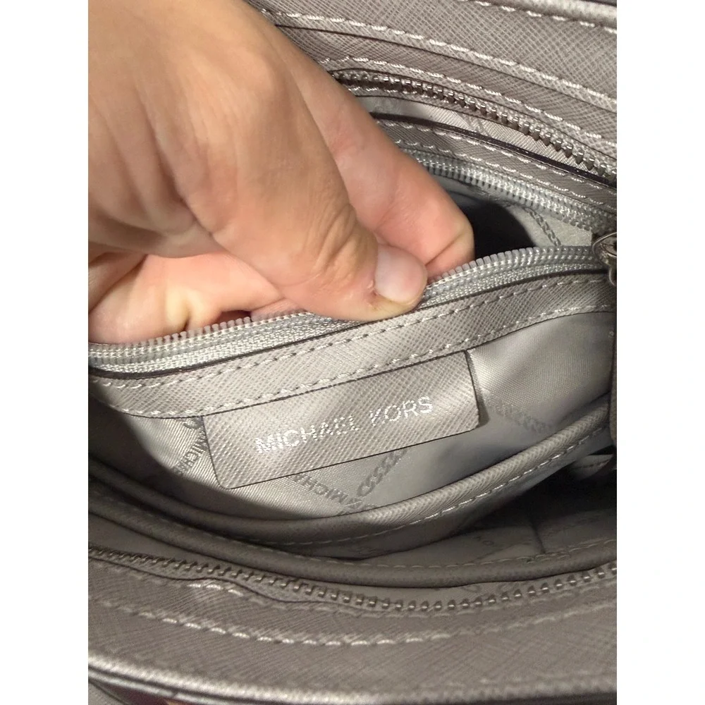 Michael Kors Jet Set Travel Medium Phone Crossbody Saffiano‎ Leather Grey Gray